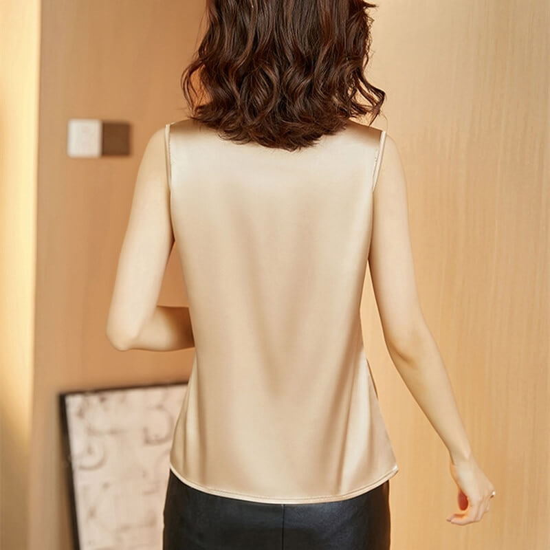 Blusa Decote V com Bordado Atenas