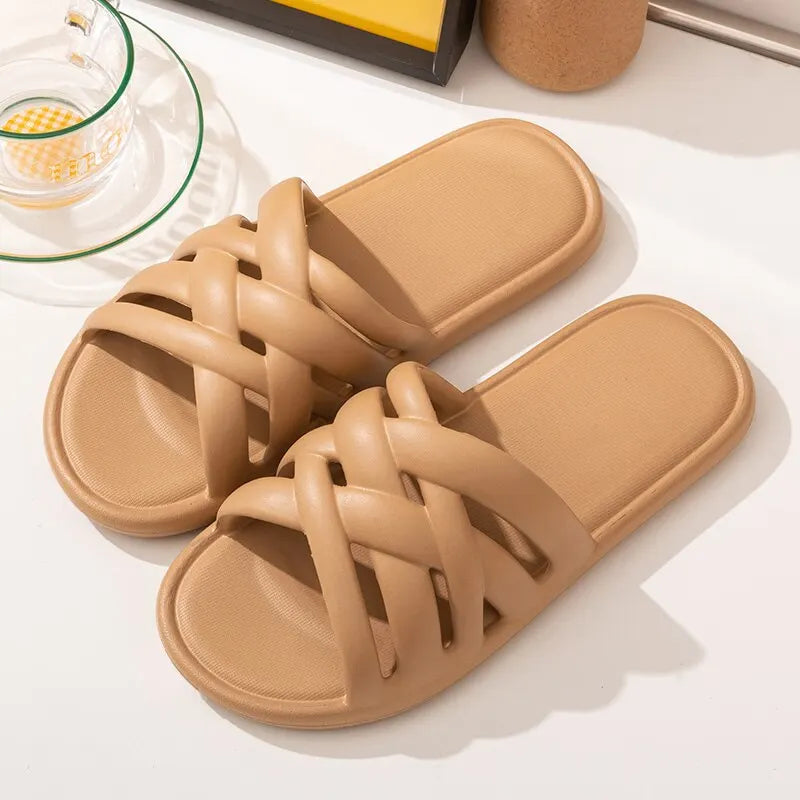 Chinelo Micch