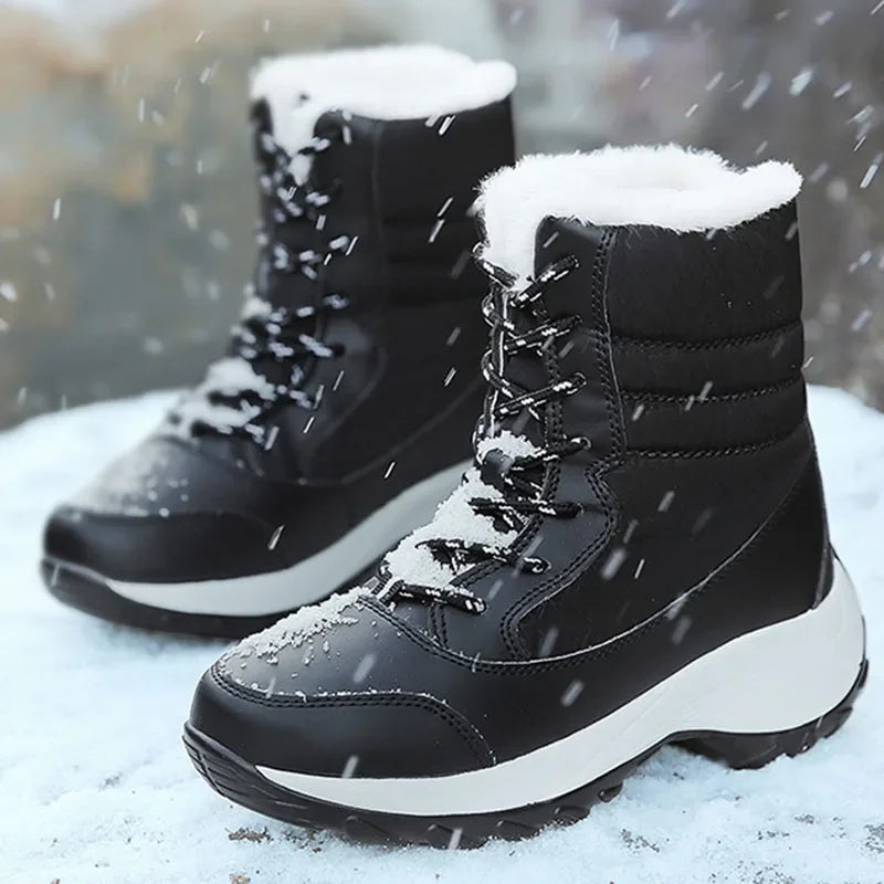Bota Alto Conforto Peluciada com Cadarço